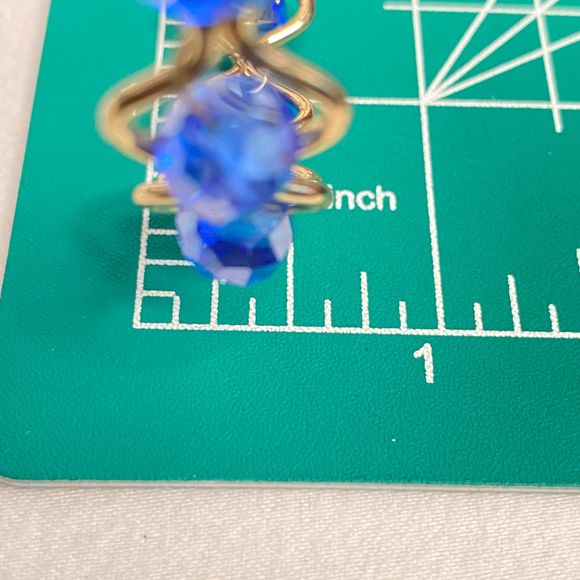 Bangle Bracelet Gold Tone Wire Encasing True Blue Faceted Rhinrstones - Picture 8 of 8